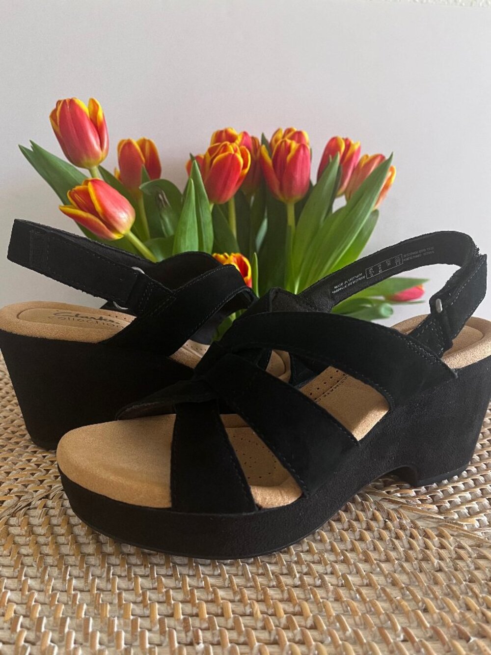Clarks Collection Giselle Beach Black/Black Suede Wedge Platform Sandal 6